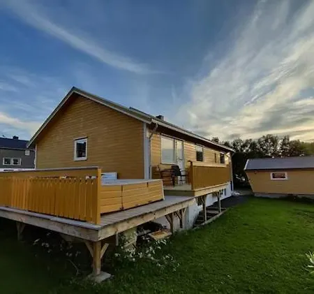 Large House In The Middle Of Lofoten *